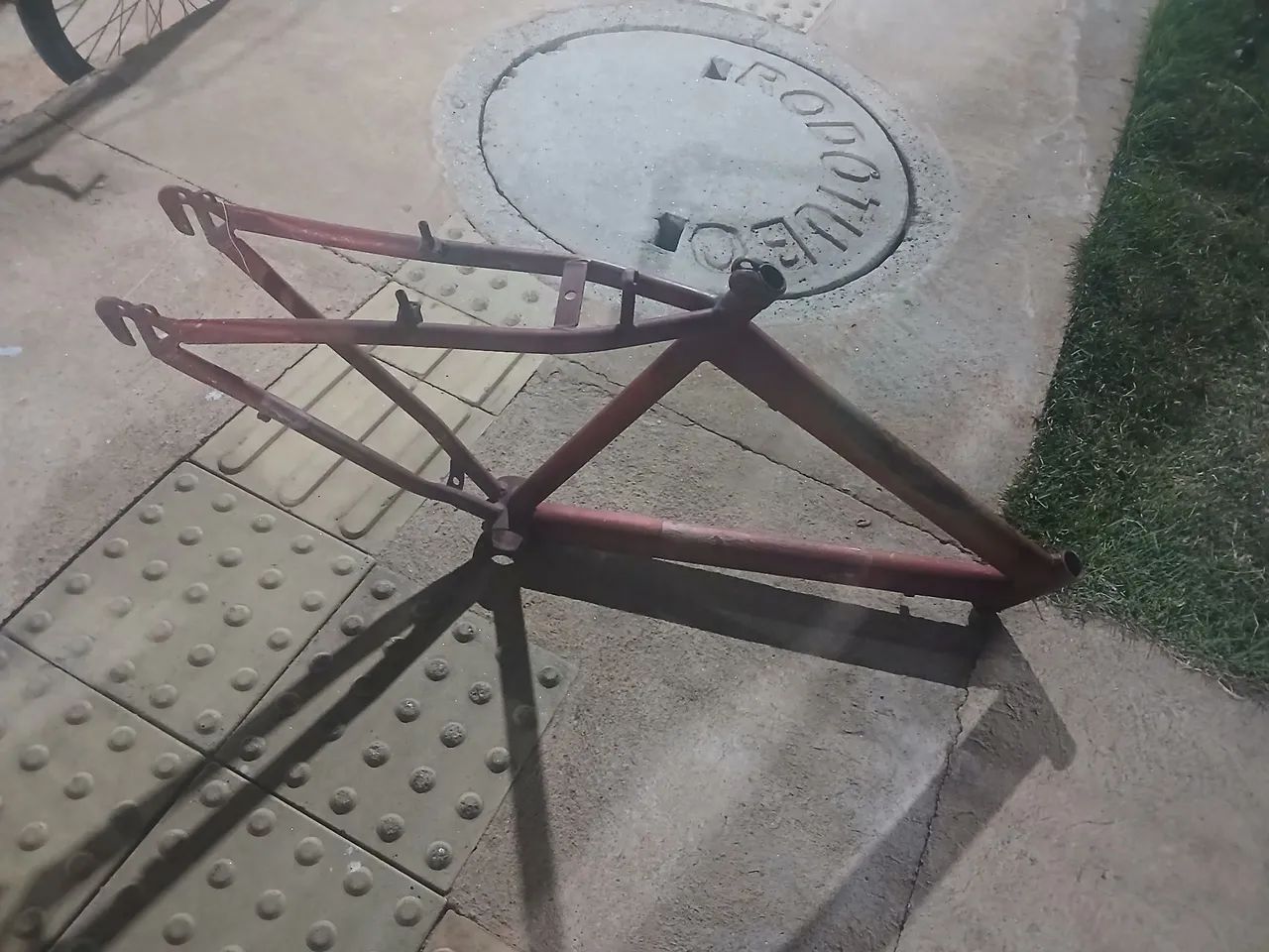 Vendo bicicleta e um quadro