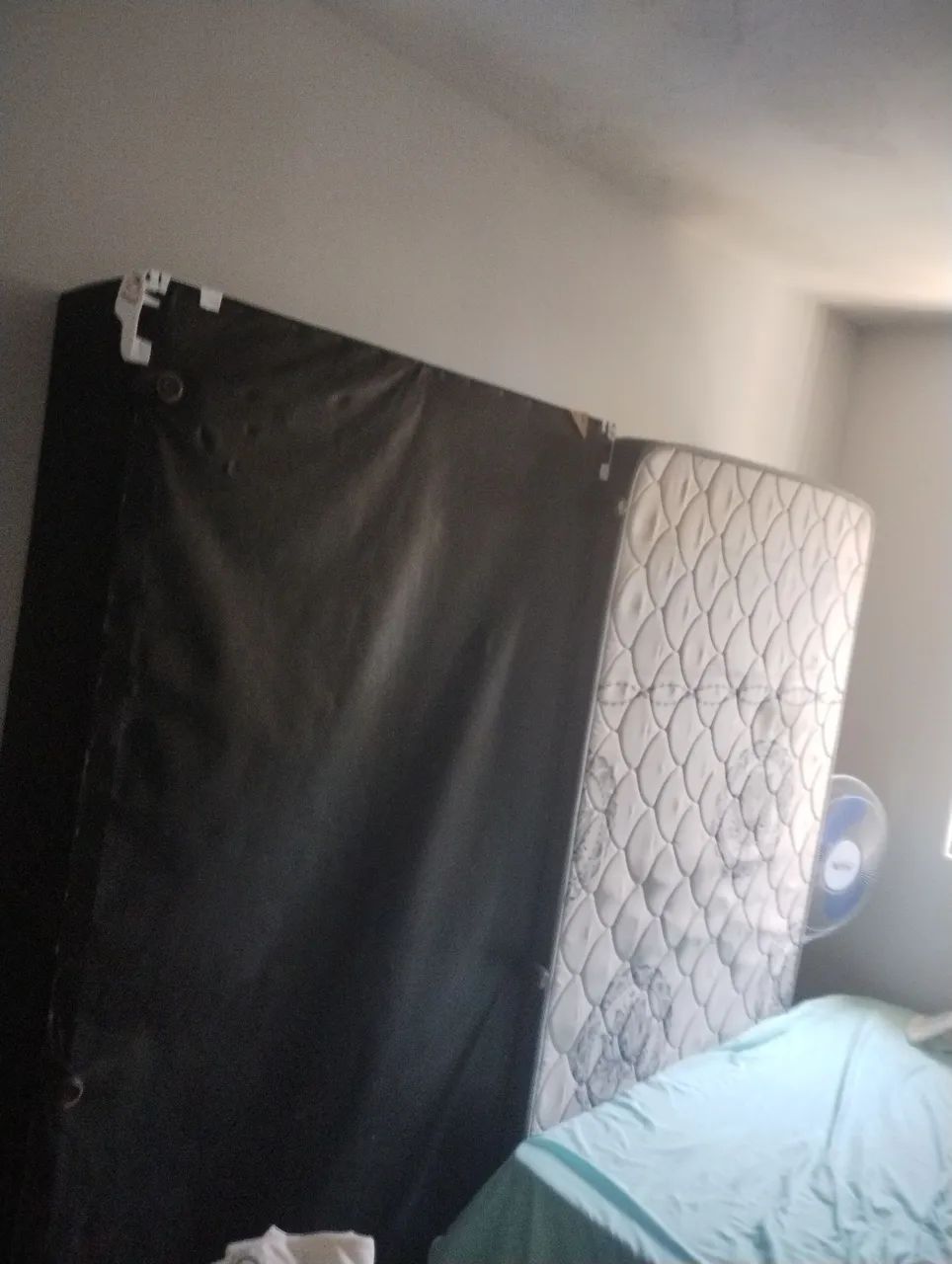 Vendo cama box solteiro
