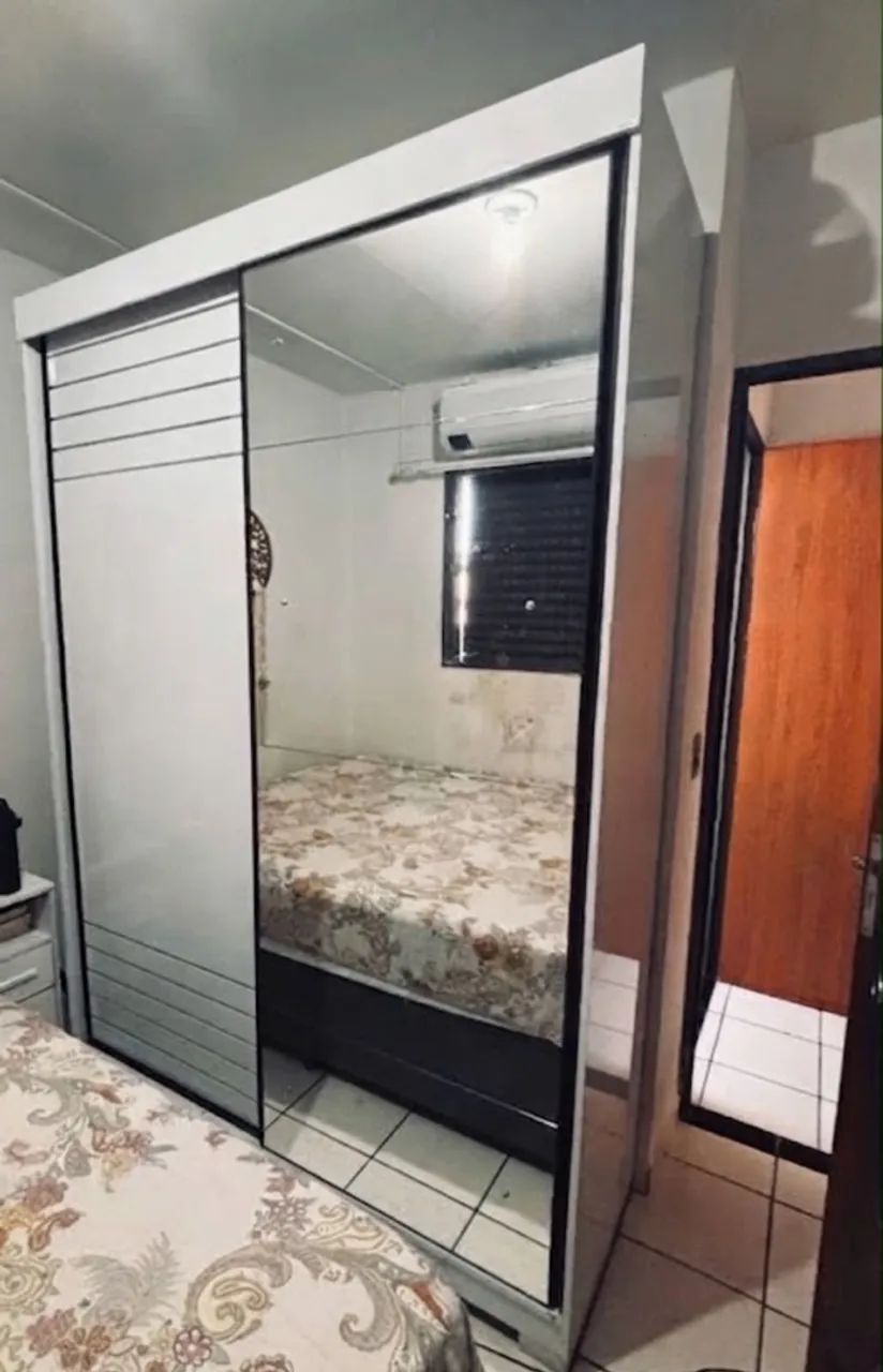 Guarda-roupas portas de correr com espelho