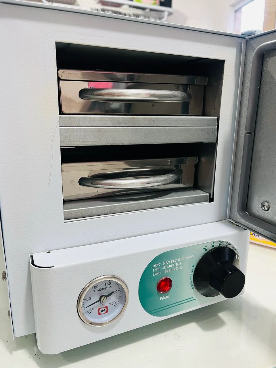 Estufa Esterilizadora dois compartimentos 