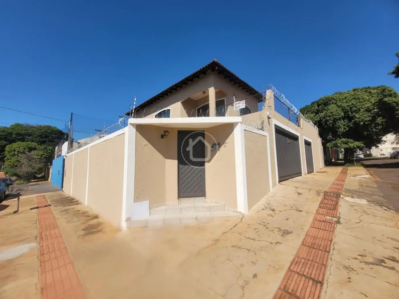 SOBRADO EXCELENTE LOCALIZAÇÃO VILA PLANALTO
