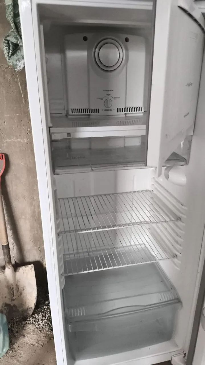 Geladeira Eletrolux gelo seco  - Foto 2