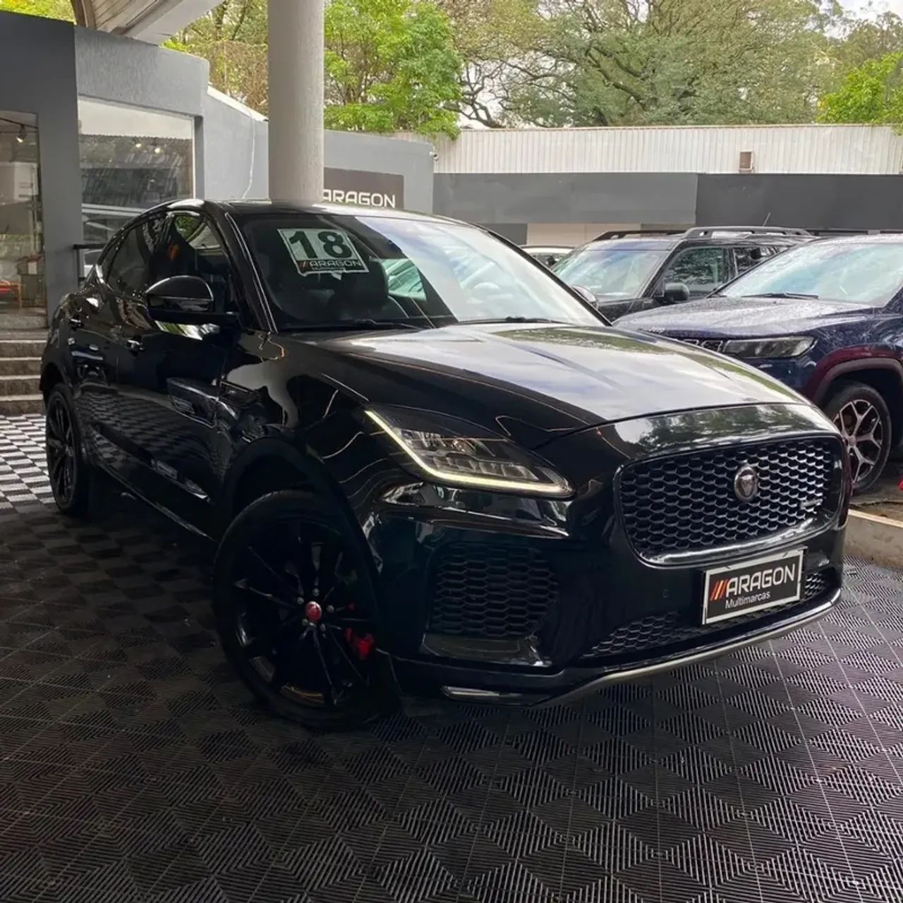 Jaguar E-Pace R-dynamic SE 2.0 AWD 300cv Aut. 2018 - Foto 3