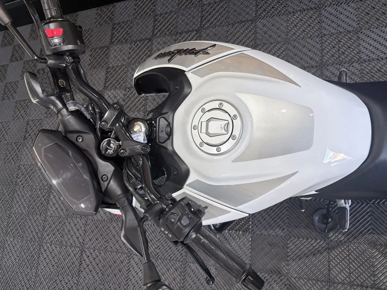 Bajaj Pulsar n150 2026 - Foto 3