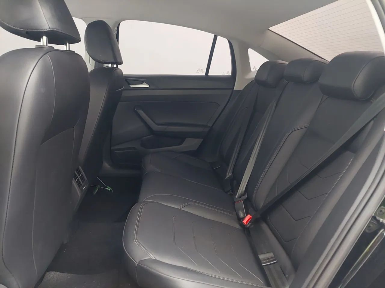 Volkswagen Virtus TSI 1.0 Flex 12V 4p Aut., foto 17 de 18