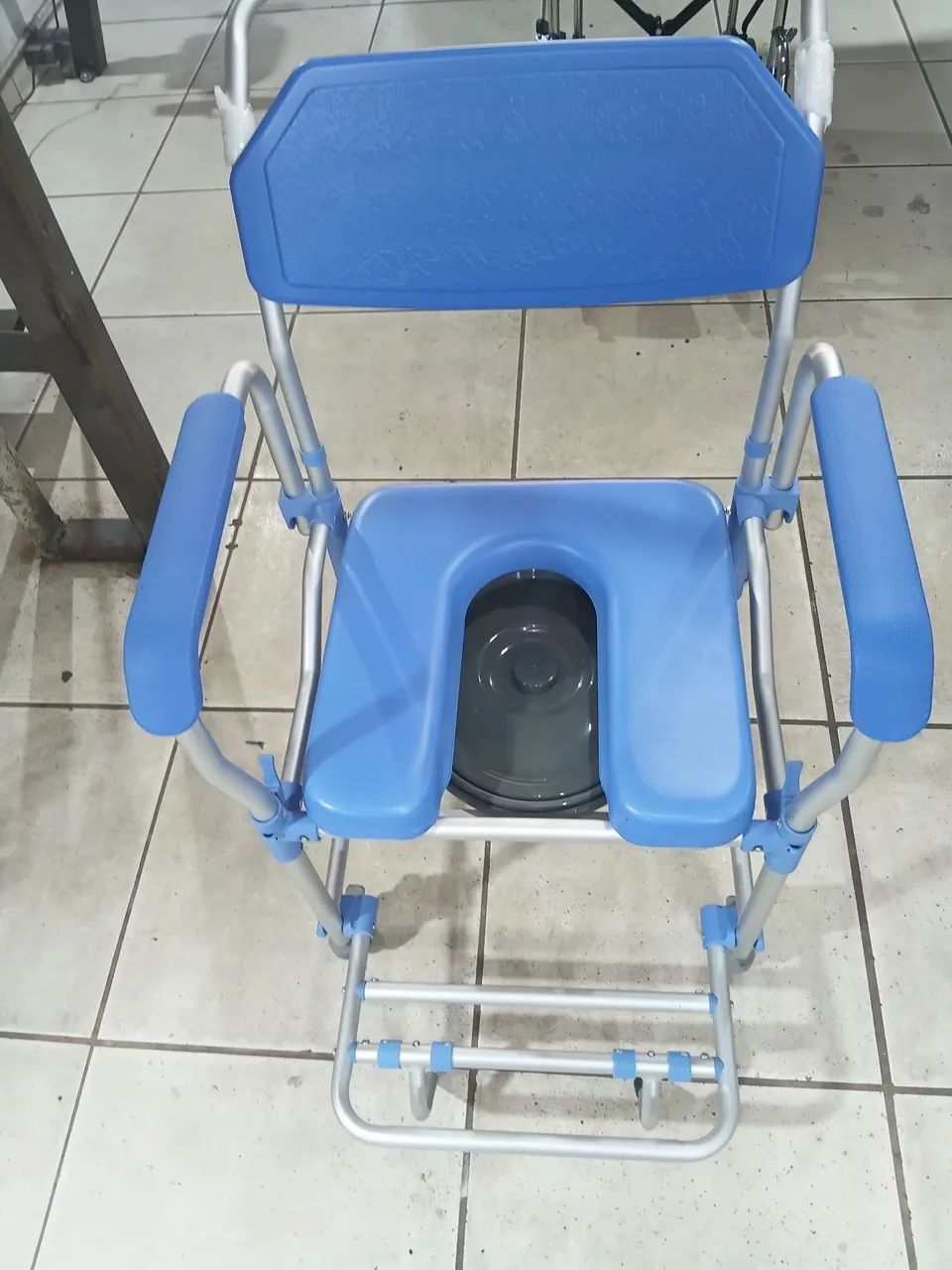 Cadeira de banho hospitalar  - Foto 2