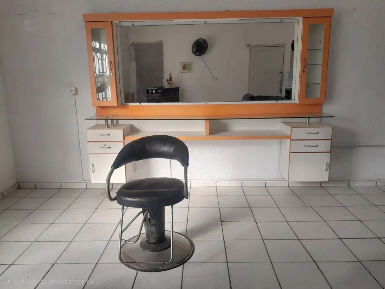 Bancada,cadeira, lavatório de  salao de beleza