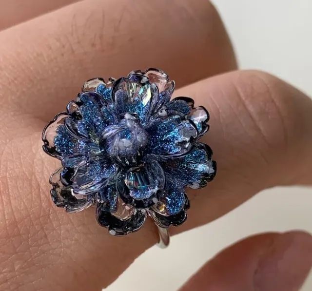 Anel de flor multicamadas azul novo