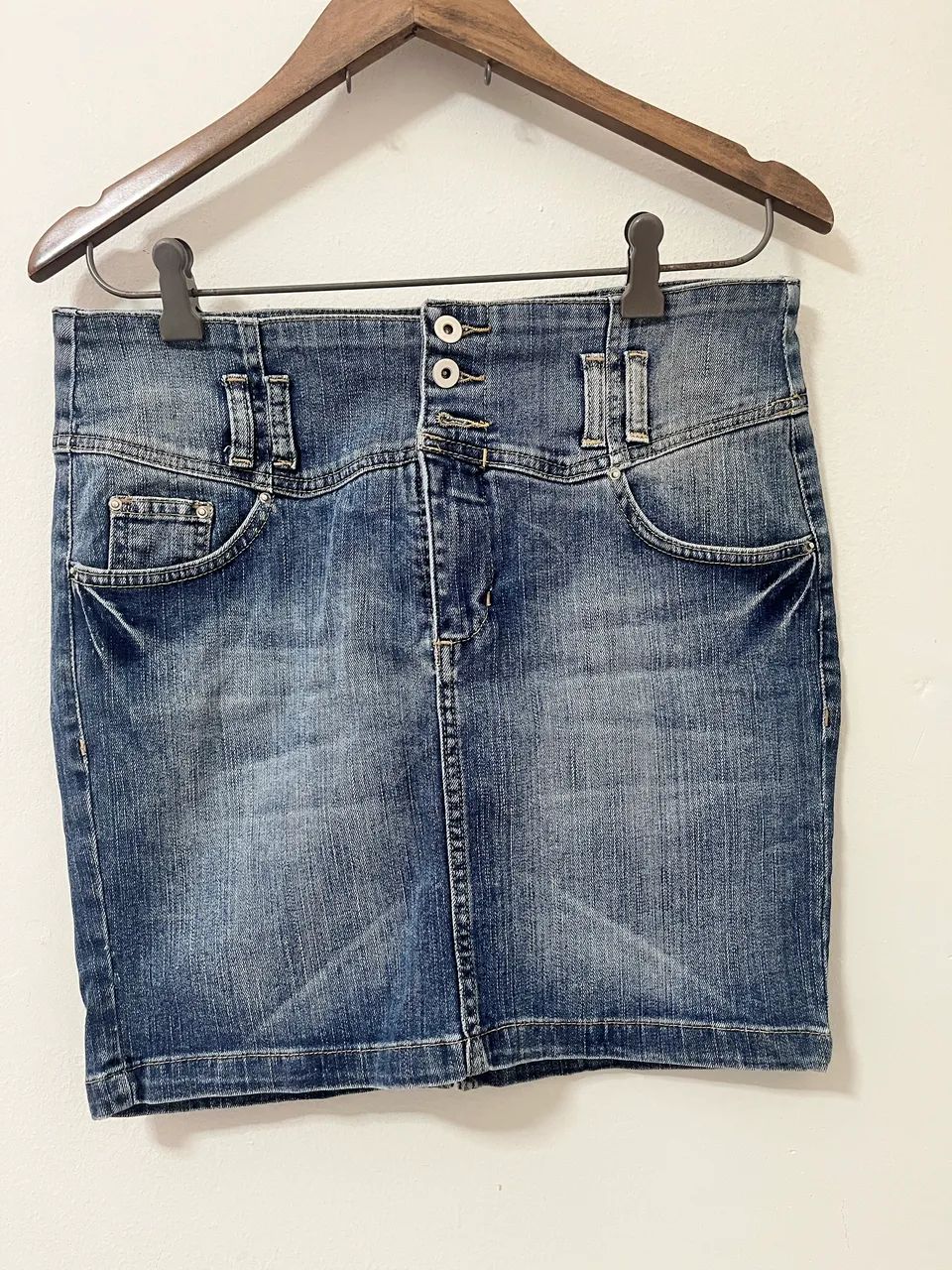 Saia jeans Marisa cós largo com passantes