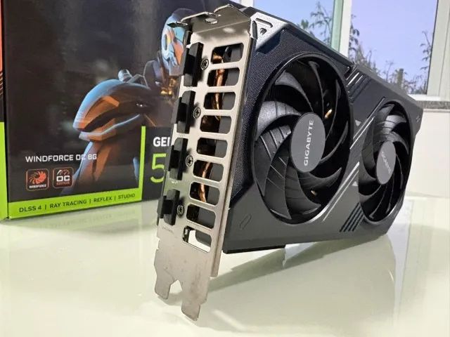 Placa de Vídeo Gigabyte RTX 5060 WINDFORCE MAX OC V2 8GB - Foto 3