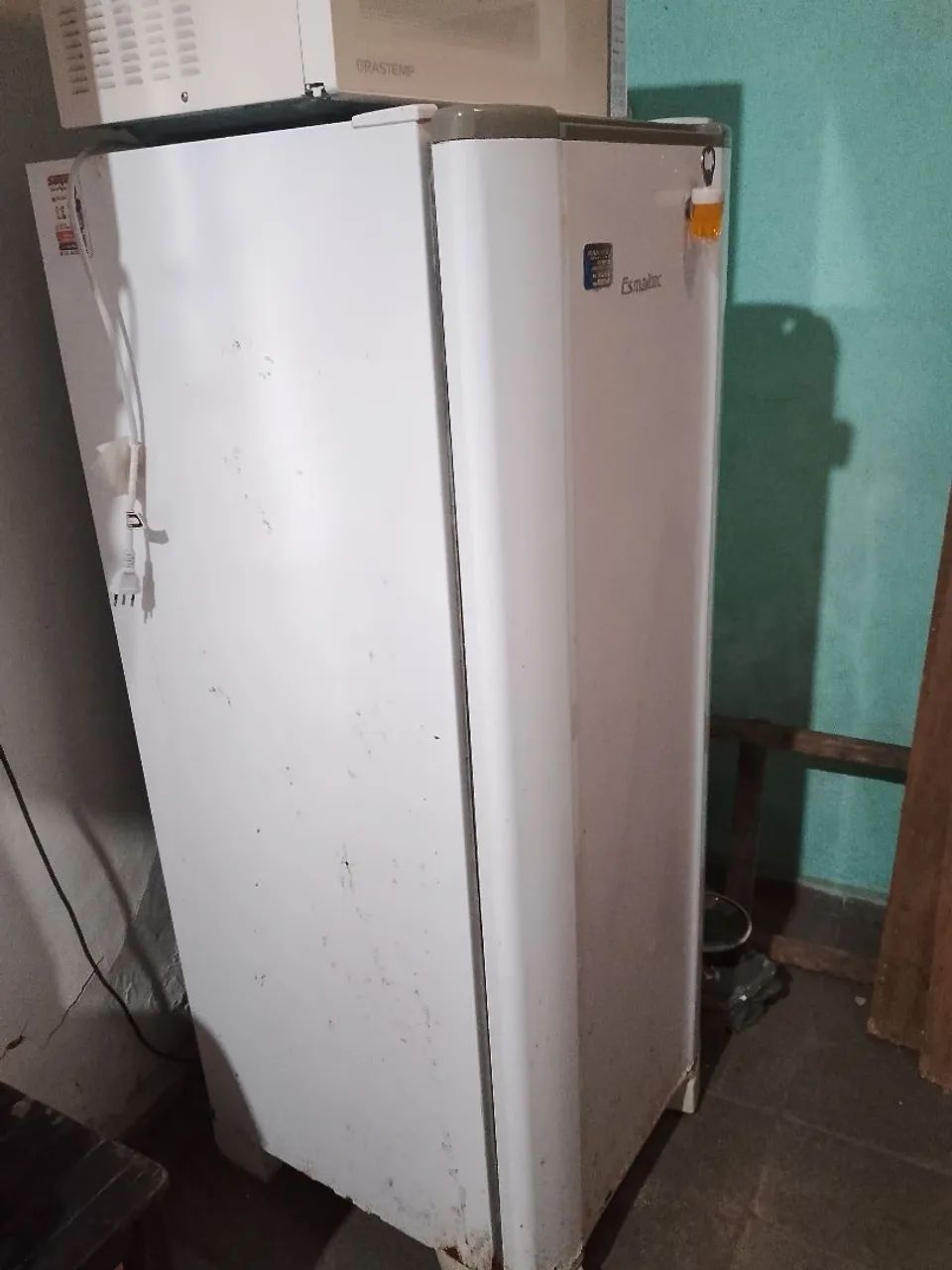Geladeira Emaltec