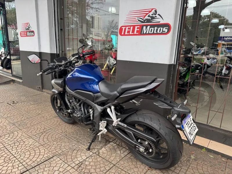 HONDA CB 650R E-CLUTCH 2026 - Foto 5