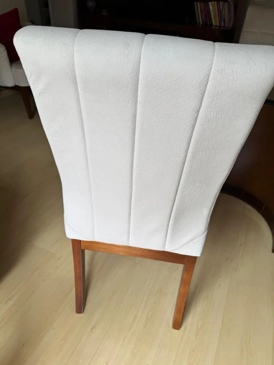 4 cadeiras estofadas mesa de jantar - Foto 2