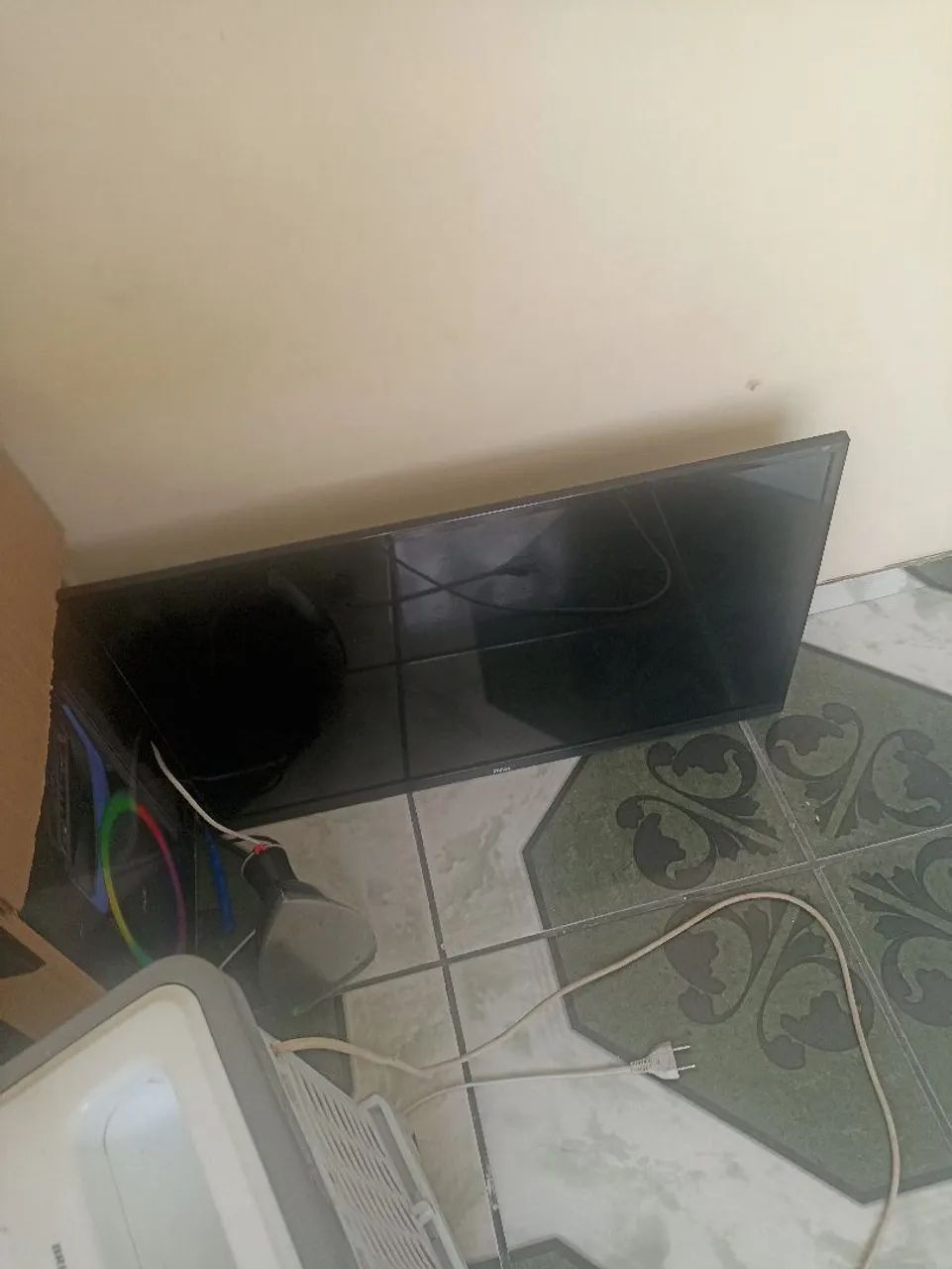 TVs Semp smart 42 polegadas Parou do Nada para retiradas de peças e Tbm tem umas Philco 32