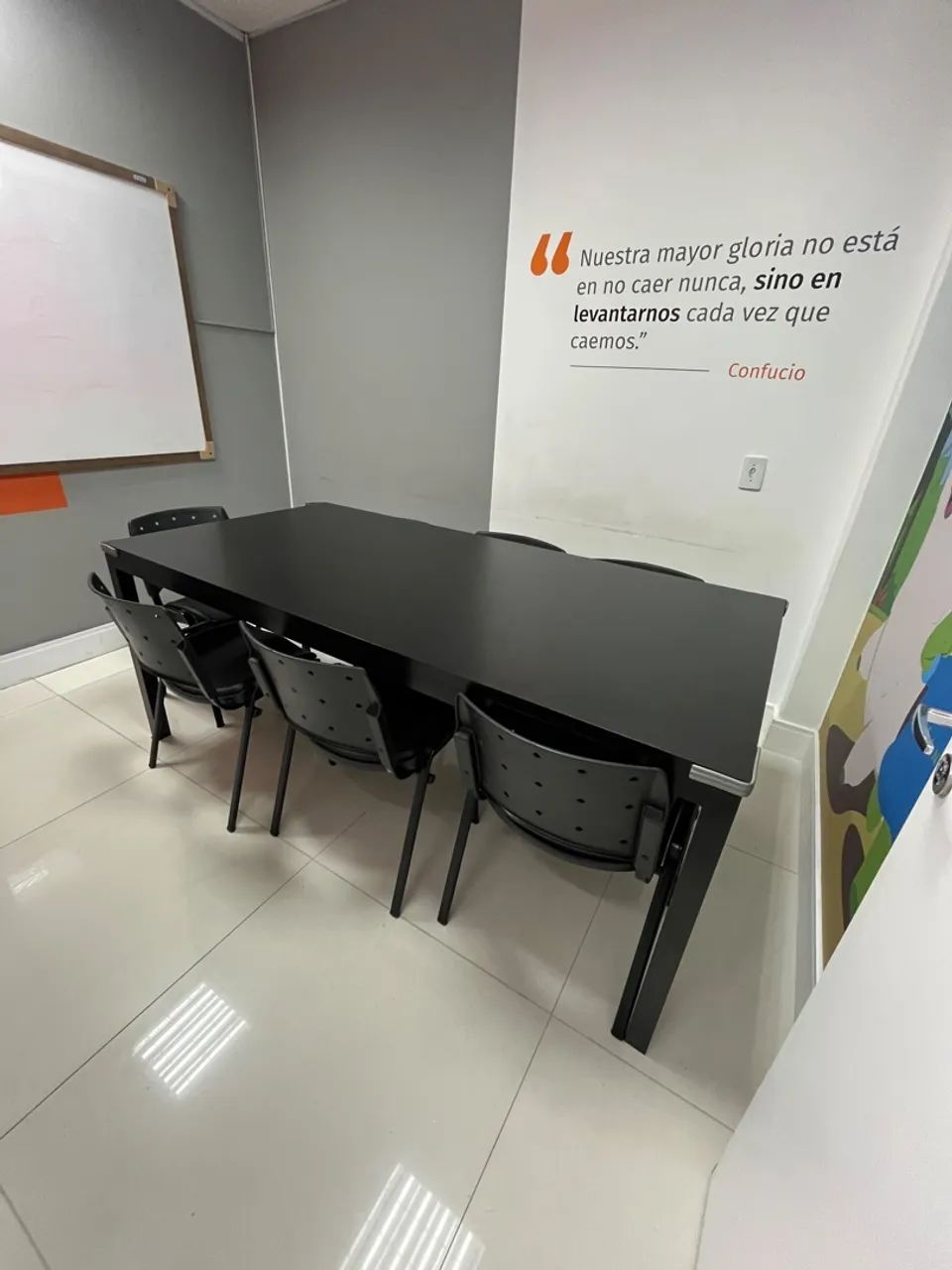 MESA GRANDE PARA ESCOLA / ESCRITÓRIO - ÓTIMO ESTADO  - Foto 3