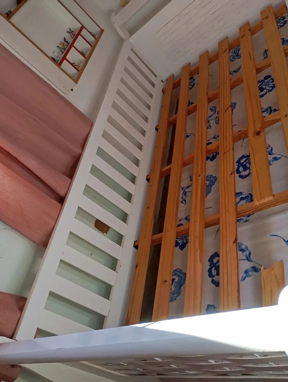 Cama infantil com cama reserva,em boas condições  - Foto 4