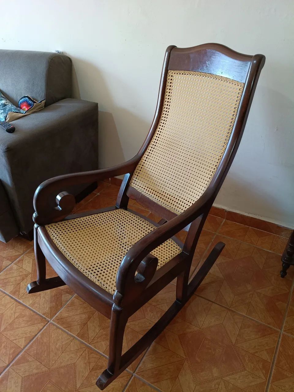 Cadeira de balanço antiga 