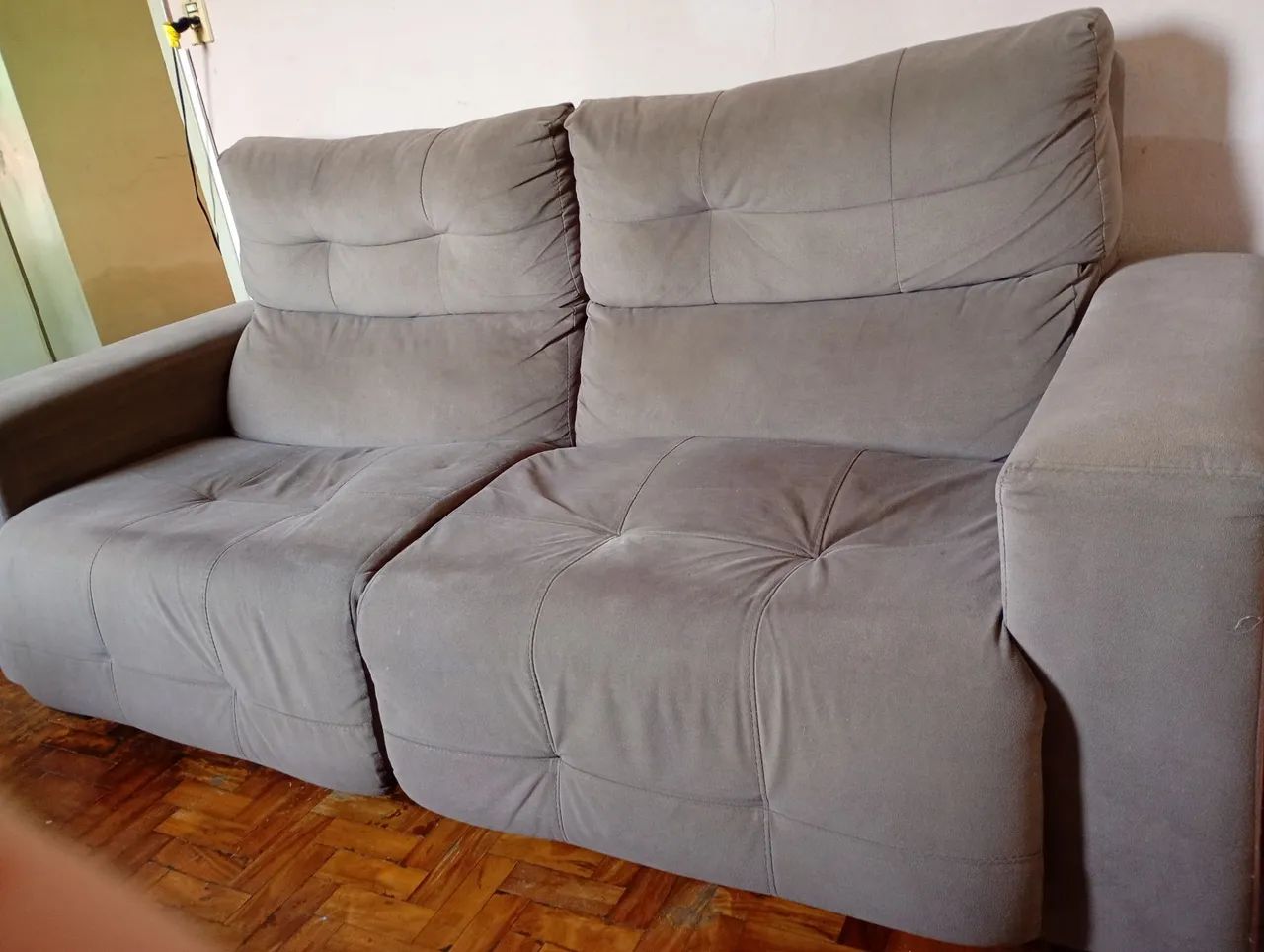 Vende se jogo de sofá 2 e 3 lugares 
