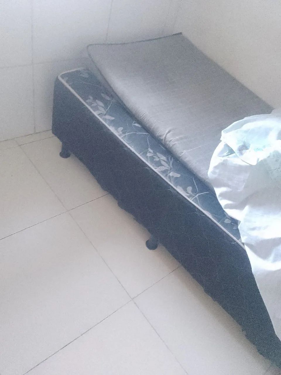 Cama de solteiro com colchão  - Foto 2