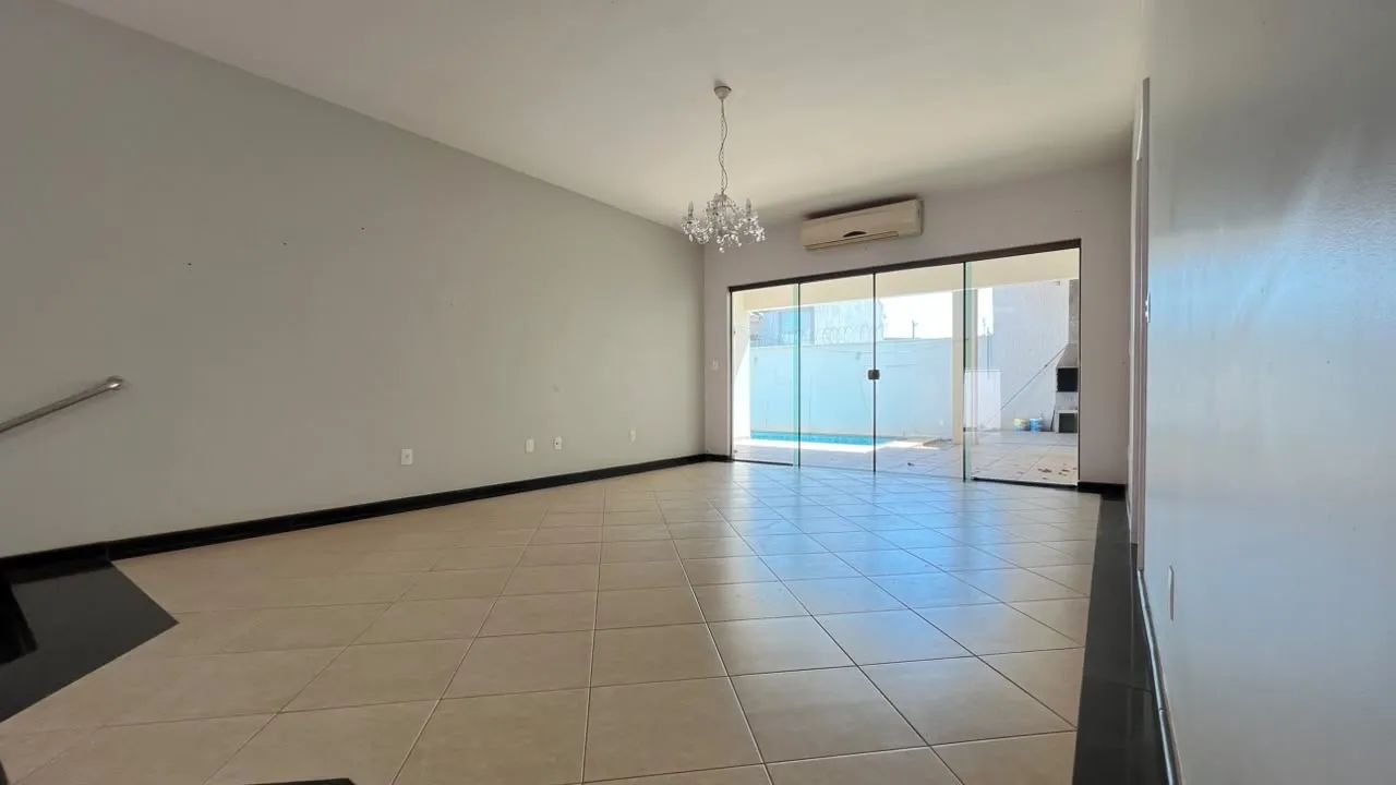 Casa 4 quartos - energia solar e piscina - 208 norte - Foto 4