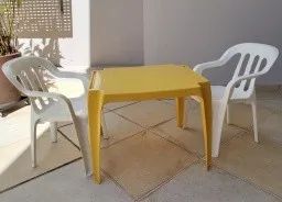 Conjunto mesa e 2 cadeiras infantil