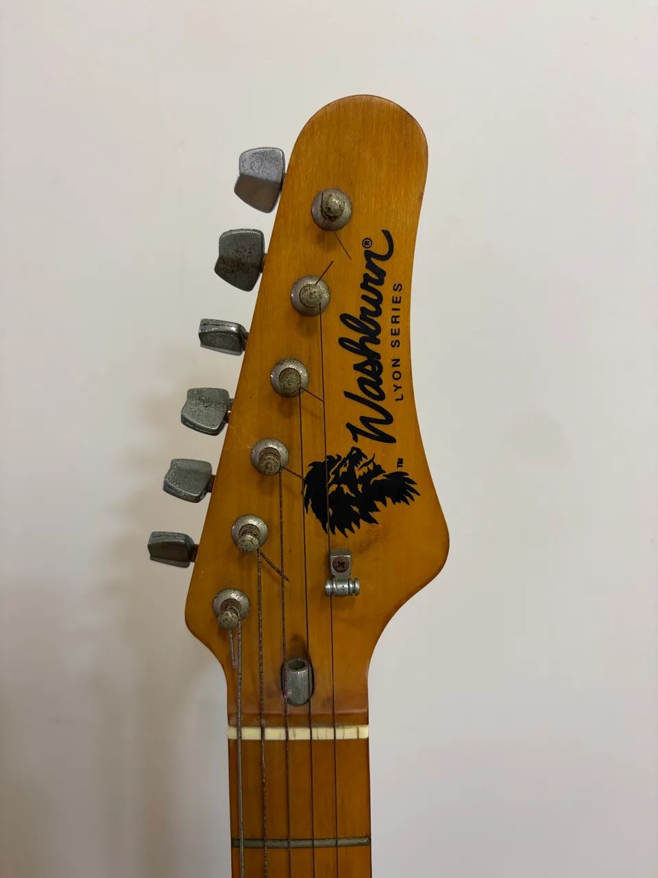Guitarra Washburn Lyon  - Foto 3