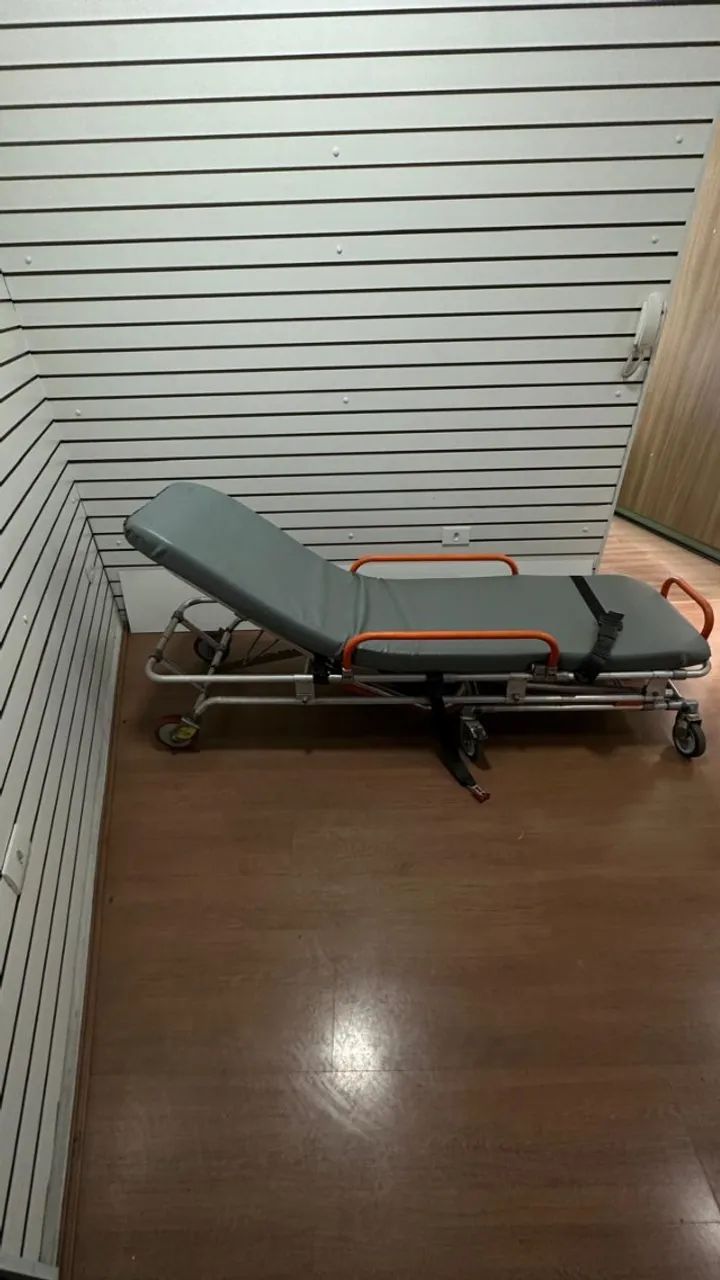 Maca de ambulância semi nova  - Foto 2