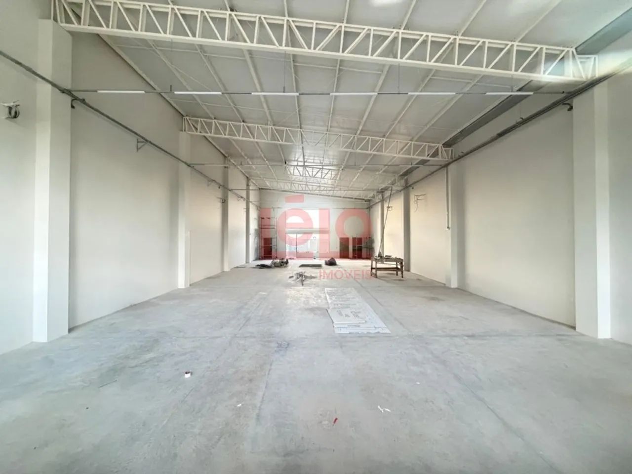 Barracão recém construído av dr Alexandre Rasgulaeff - Próximo ao Supermercado Amigão - Foto 2