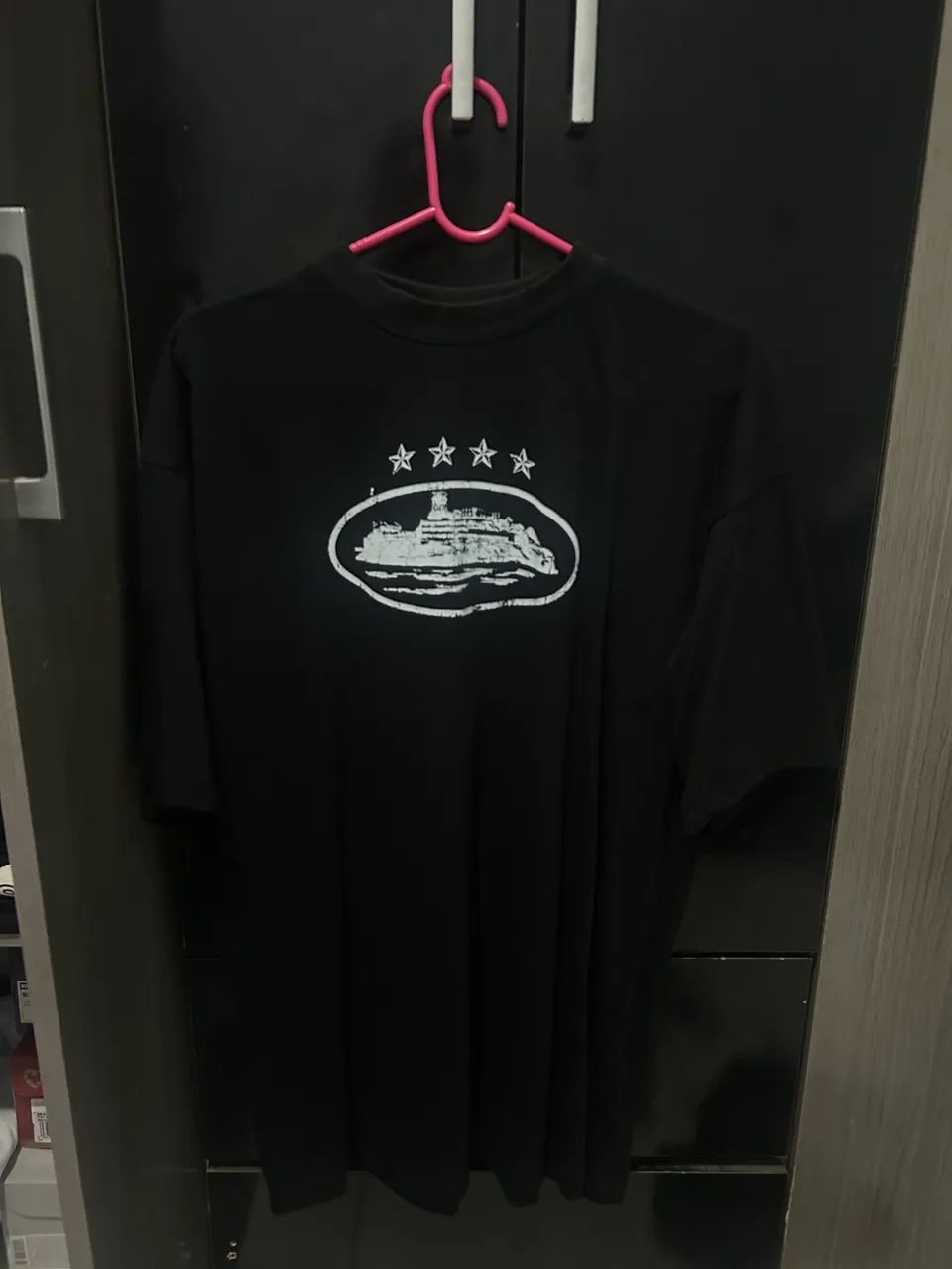 camiseta preta