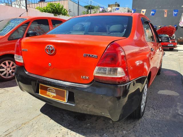 Etios x 1.5 completo GNV 100% financiado 2015 - Foto 3