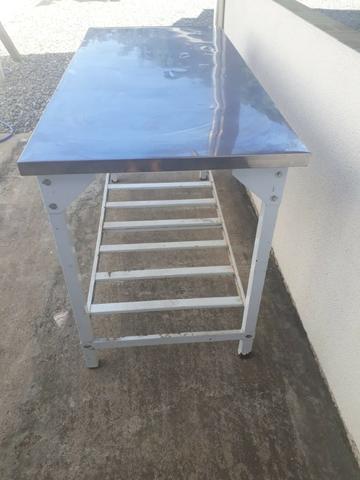 Mesa 100% INOX muito utilizada para manuseio alimentos - Foto 4