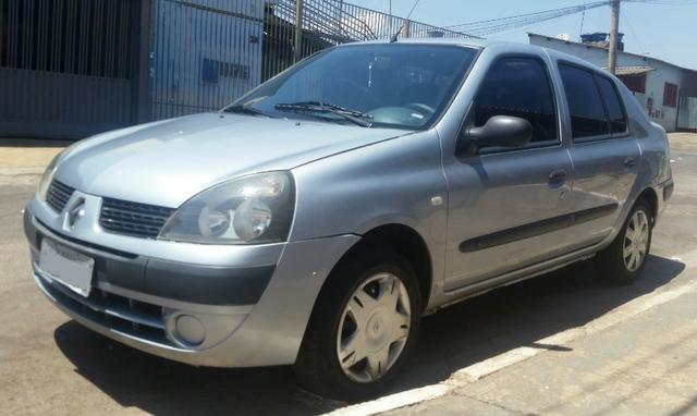Renalt Clio sedan Vendo ou Troco