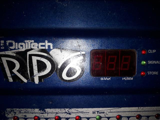 Pedaleira Digitech RP6 com pedal de Expressão (Wha-wha) - Foto 3