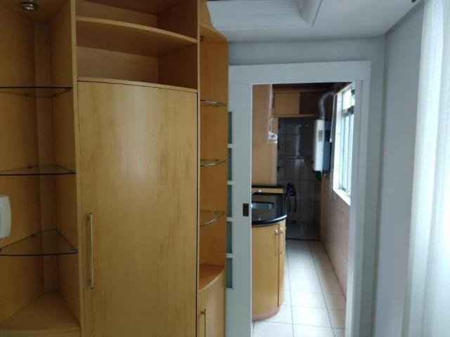 Apartamento de frente, 3 dormitórios, com água quente, localização privilegiada, oportunid - Foto 4