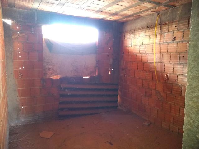 Vendo ótimo prédio com três apartamentos e uma casa de fundos - Foto 5