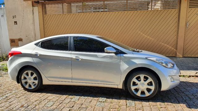 Hyundai Elantra 2013 muito bem cuidado - Foto 2