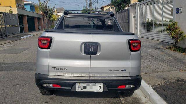 Fiat TORO Freedom AT6 1.8 ano 2018 16V, cor prata, otimo estado - Foto 8