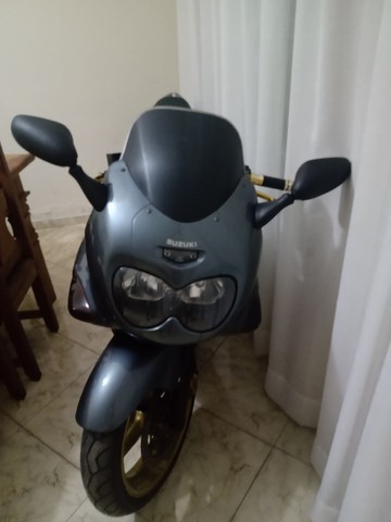 SUZUKI GSX750F