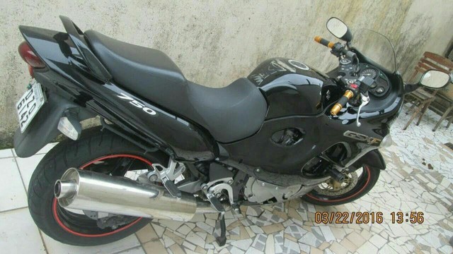 SUZUKI GSX750