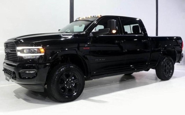 DODGE RAM 2500 NIGHT EDITION