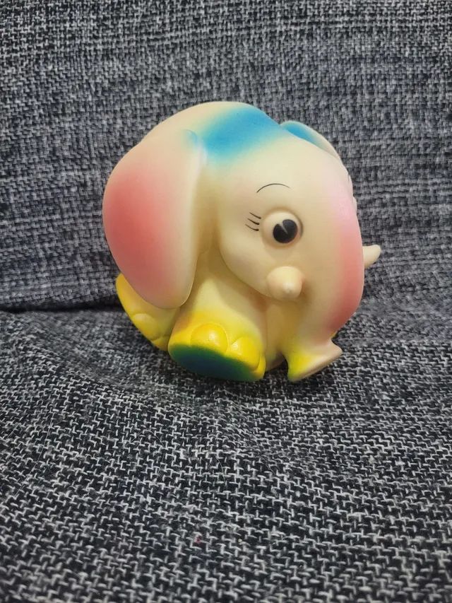 Elefante anos 70 borracha 