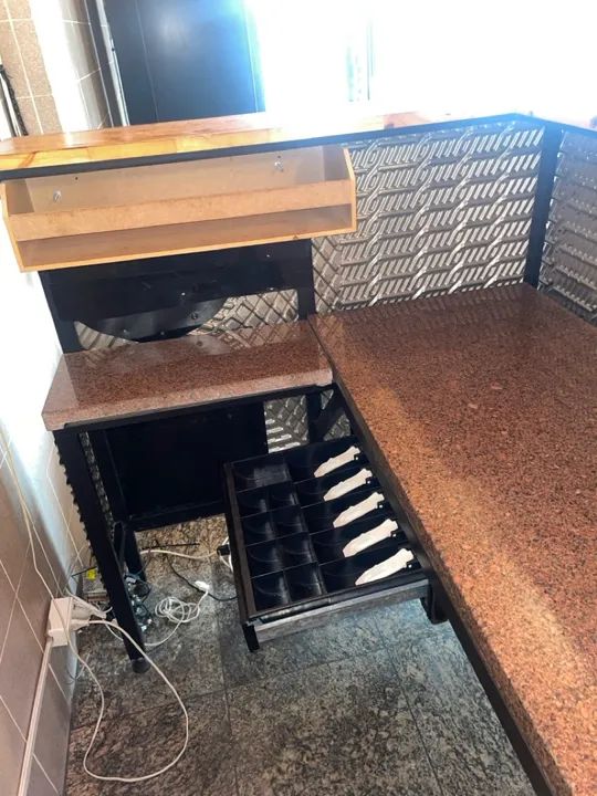 Balcão de atendimento comércio caixa