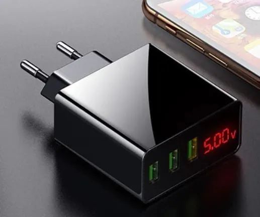 Carregador turbo 3 USB e Visor