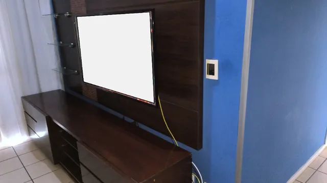 Rack em mdf com duas prateleiras de vidro e painel em mdf com três prateleiras de vidro. - Foto 2