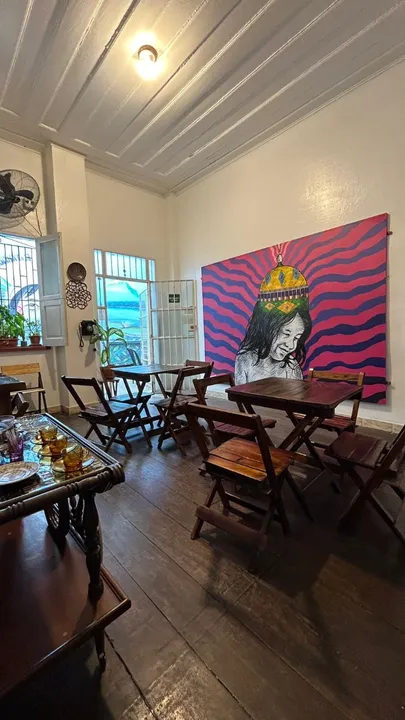 Investimento! Hostel em Funcionamento 300m² c/ 7 Quartos e 1 Restaurante / Financia