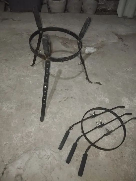 Pés de congas, suporte, estante  - Foto 2