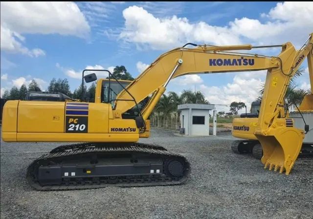 Escavadeira komatsu PC210 - Foto 2