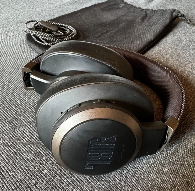 JBL Live 660NC