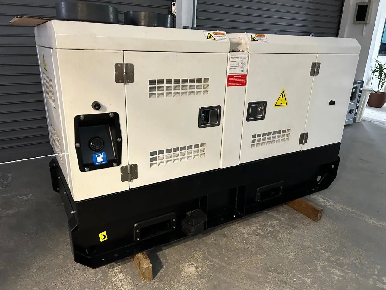 GERADOR DE ENERGIA CARENADO 50 KVA ANO 2019