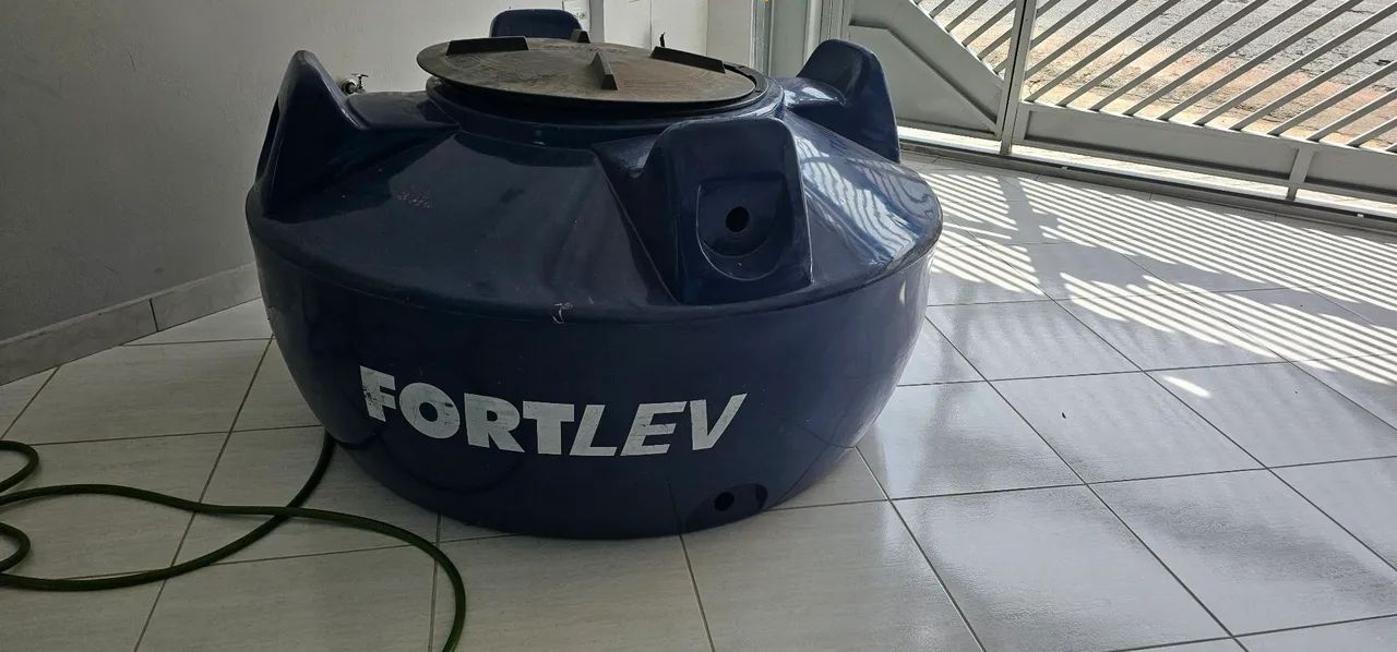 Caixa D'água Fortlev 1000L com microfissura